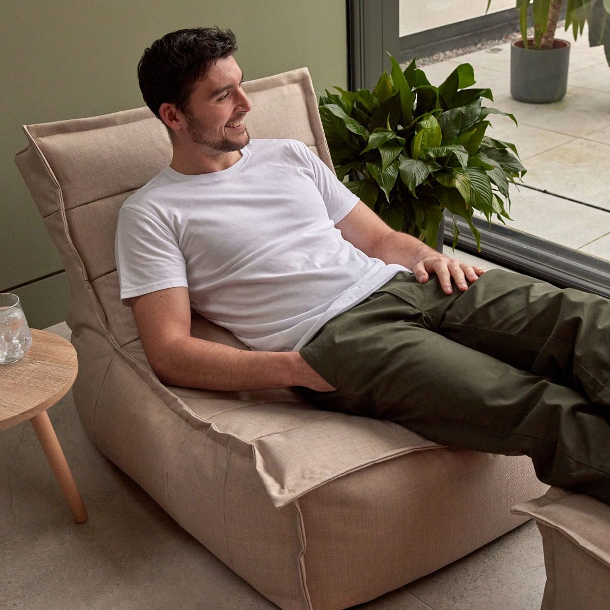 icon Dolce Outdoor Lounger